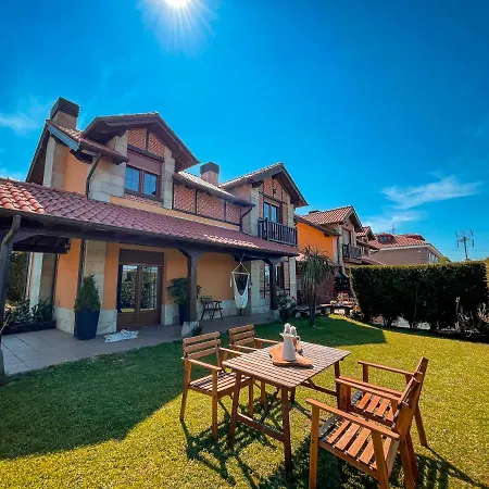 Casitas De Santillana Сasa de vacaciones *